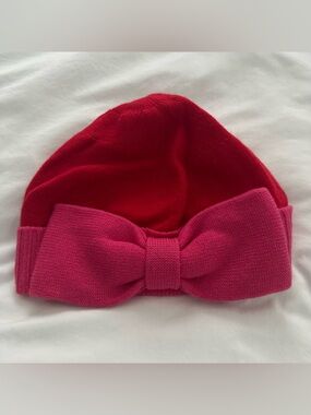 kate spade Red 100% wool Women’s beanie Hat with Pink Bow, New, never worn!